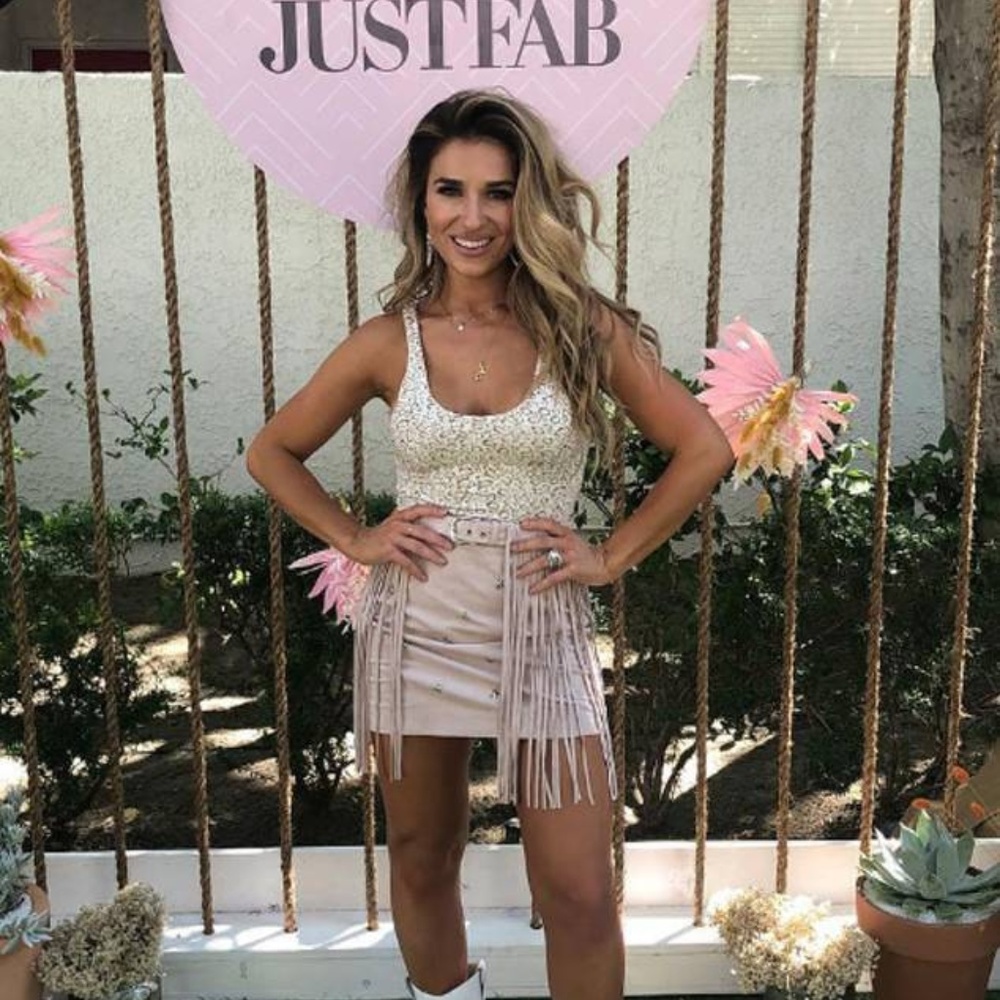 ISO!!! NOT SELLING!! KITTENISH EVERLY SKIRT